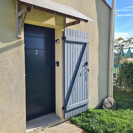 Сasa de vacaciones Maneliere Logement2, De Campagne - 10min Du Puy Dufou